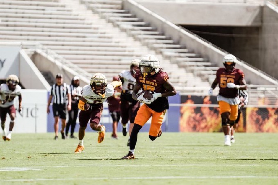 Kaleb Black catches a ball for Arizona State football.