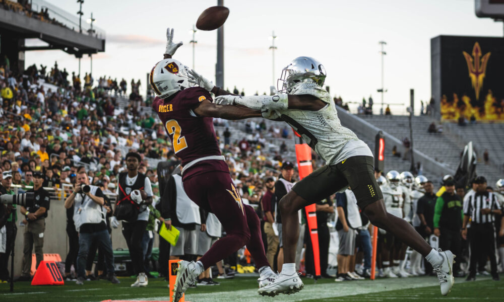 Elijhah Badger reaches for a catch in Arizona State football's loss against Oregon.