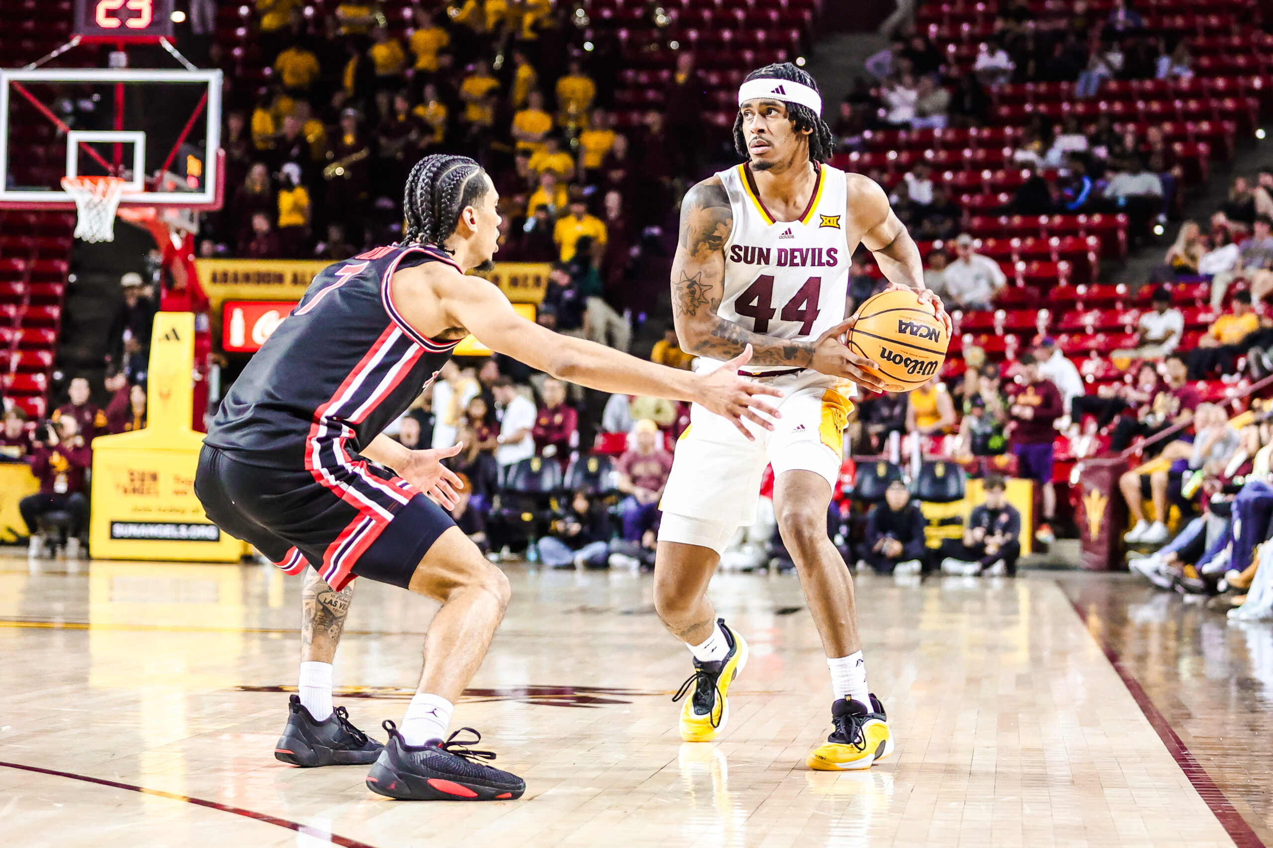 Adam Miller of ASU basketball surveys the court against Houston.